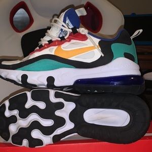 NIKE AIR MAX 270 React